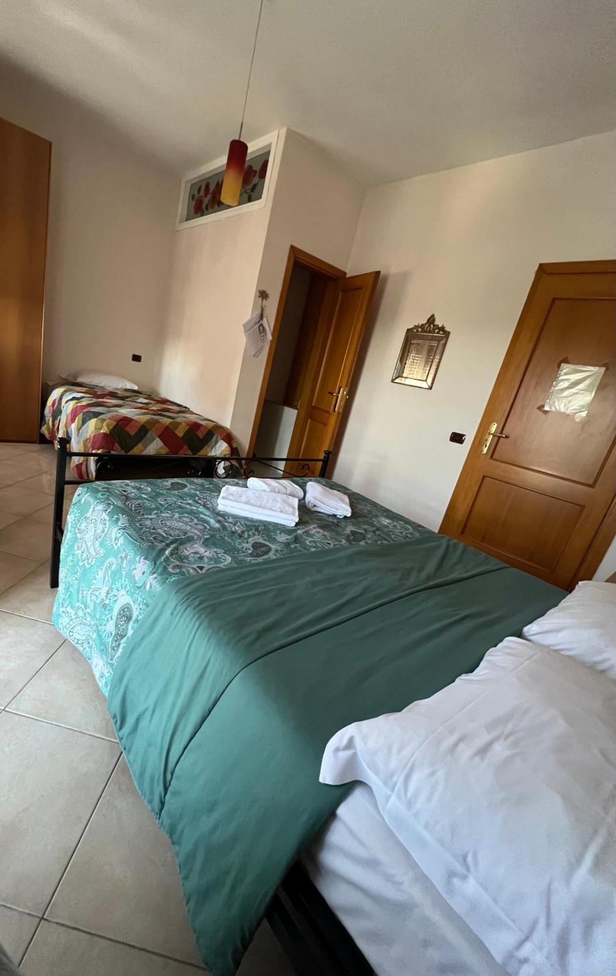 นูโอว่า เฟียร่า บีแอนด์บี Bed & Breakfast ปอนเต กาเลเรีย ภายนอก รูปภาพ